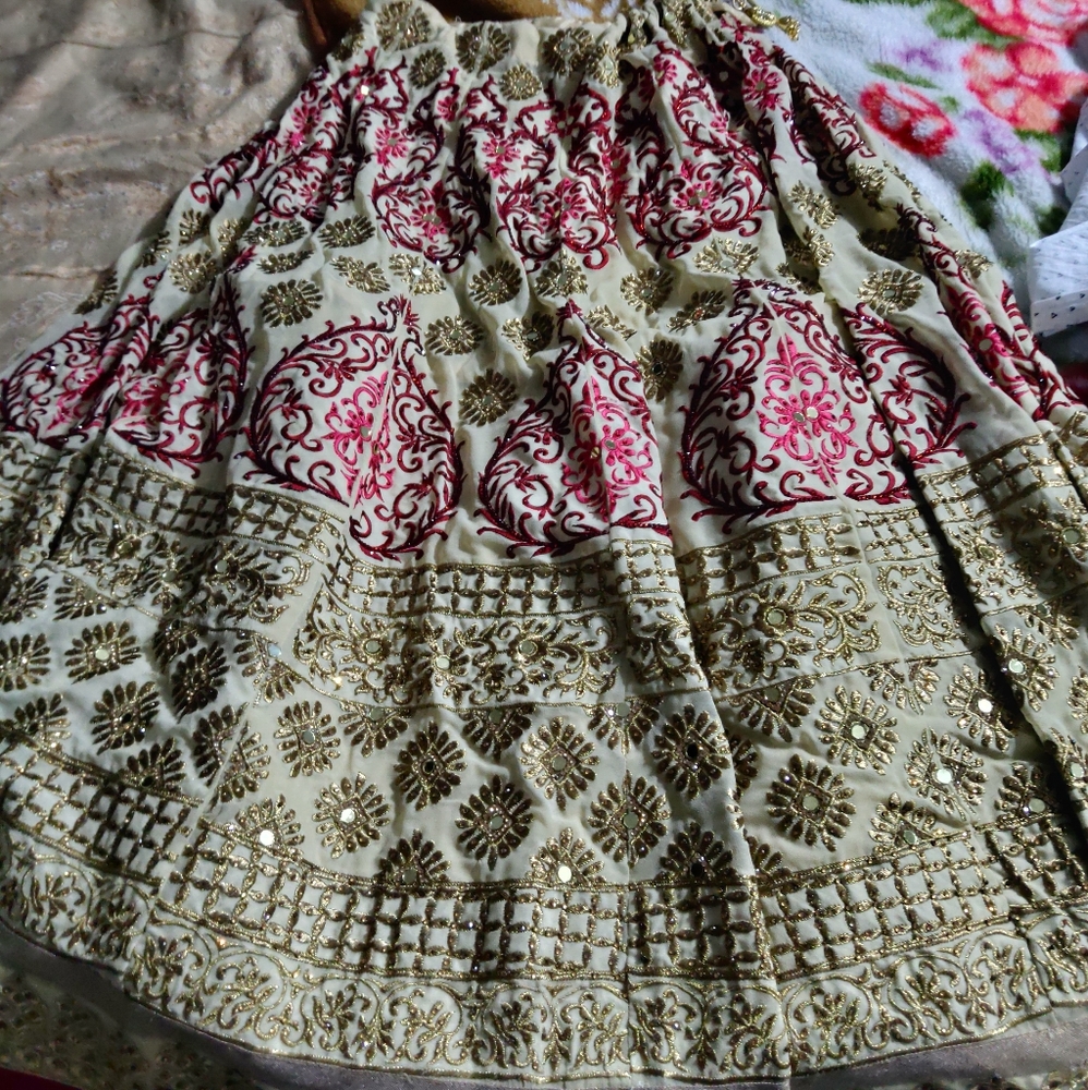 Pakistani lengha